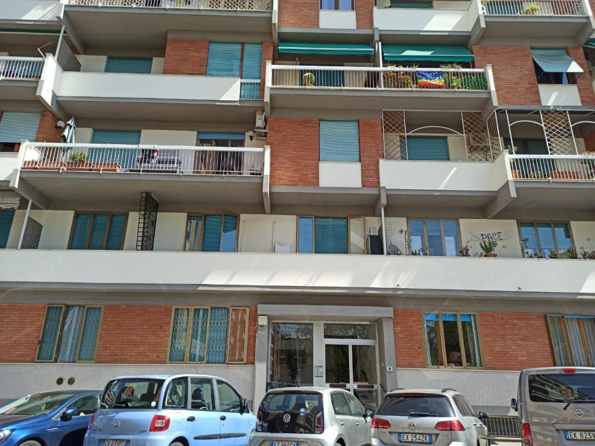 Apartamento Casa Vacanze Giulia A Careggi Wi-Fi Florencia Exterior foto